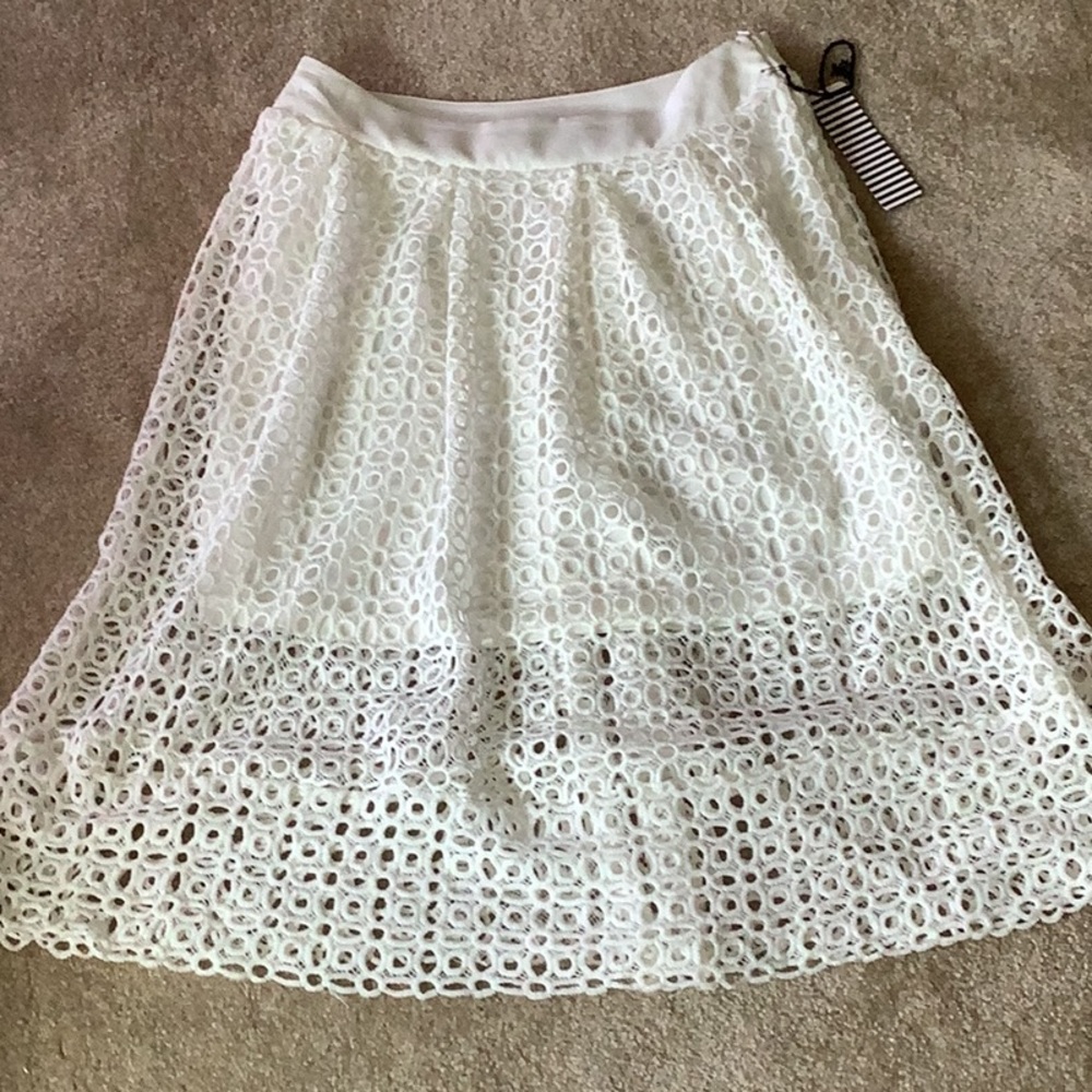 Haute MONDE skirt crocheted with mini skirt under size Med NWT zipper si…